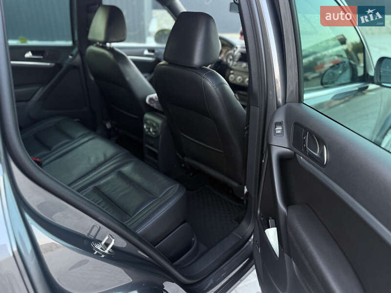 Внедорожник / Кроссовер Volkswagen Tiguan 2015 в Тернополе
