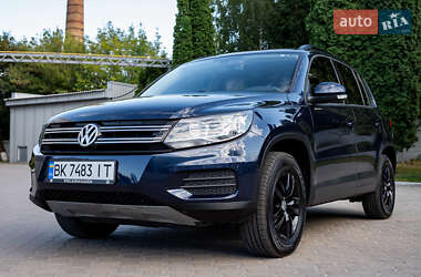 Позашляховик / Кросовер Volkswagen Tiguan 2016 в Рівному