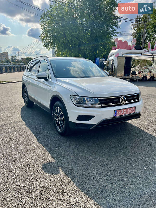 Внедорожник / Кроссовер Volkswagen Tiguan 2020 в Харькове