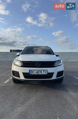Внедорожник / Кроссовер Volkswagen Tiguan 2016 в Львове