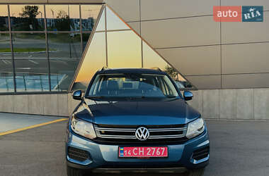 Внедорожник / Кроссовер Volkswagen Tiguan 2016 в Львове