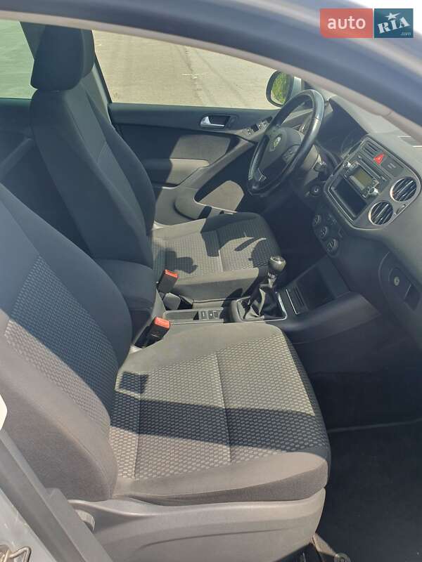 Внедорожник / Кроссовер Volkswagen Tiguan 2009 в Харькове