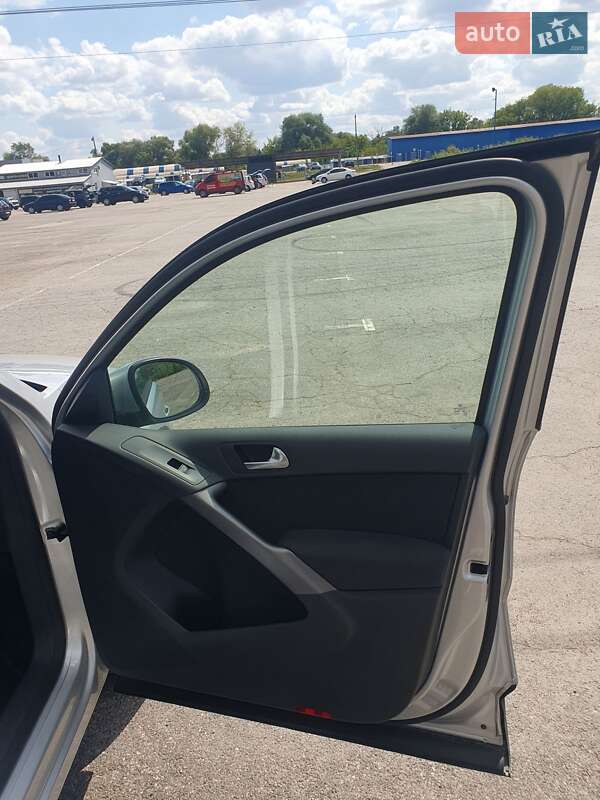 Внедорожник / Кроссовер Volkswagen Tiguan 2009 в Харькове