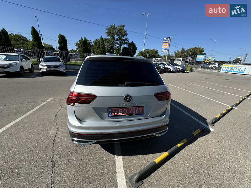 Внедорожник / Кроссовер Volkswagen Tiguan 2022 в Киеве