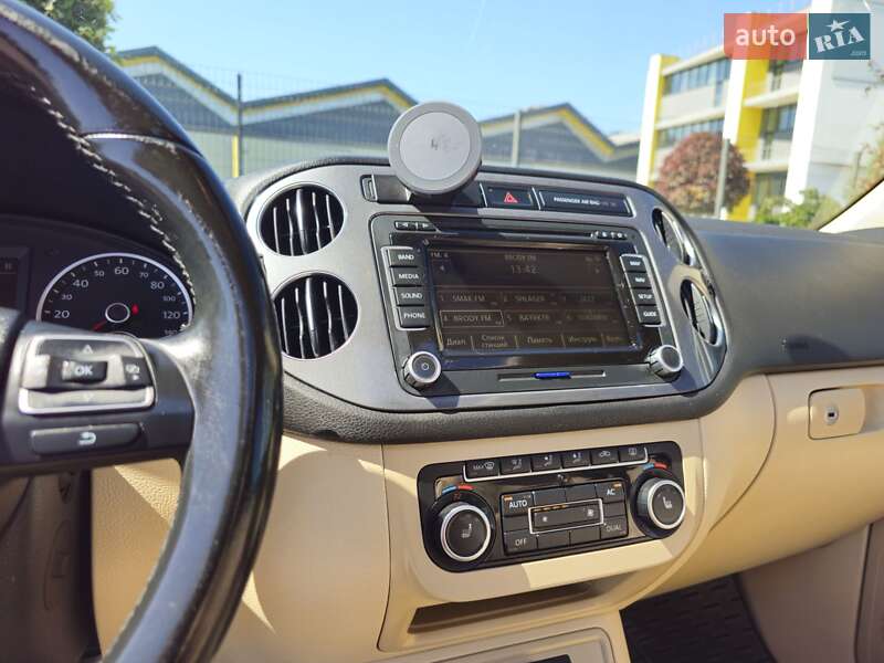 Внедорожник / Кроссовер Volkswagen Tiguan 2011 в Бродах