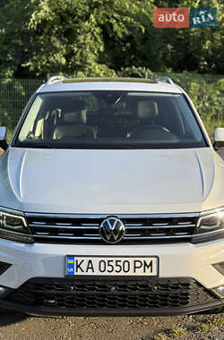 Внедорожник / Кроссовер Volkswagen Tiguan 2017 в Киеве