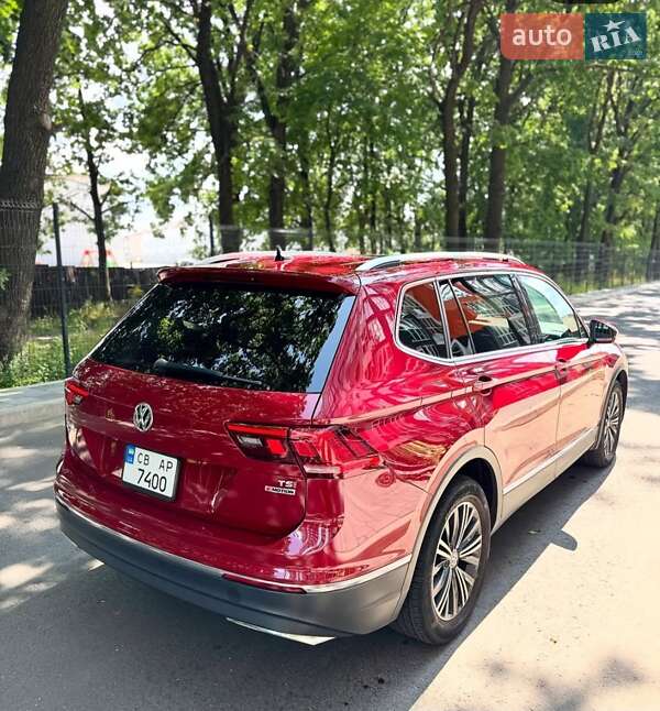 Внедорожник / Кроссовер Volkswagen Tiguan 2017 в Чернигове