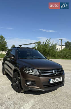 Внедорожник / Кроссовер Volkswagen Tiguan 2011 в Нетешине