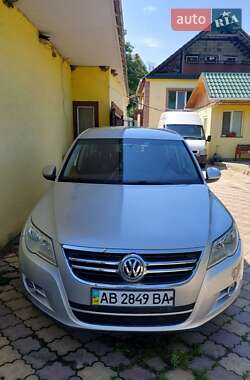 Внедорожник / Кроссовер Volkswagen Tiguan 2010 в Песчанке
