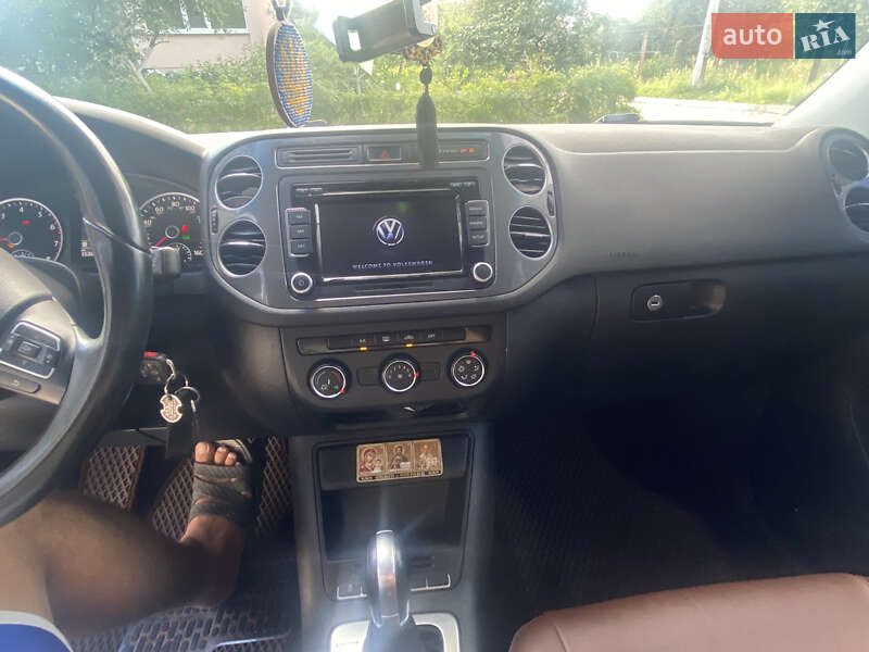 Внедорожник / Кроссовер Volkswagen Tiguan 2015 в Киеве