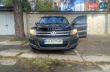 Внедорожник / Кроссовер Volkswagen Tiguan 2015 в Киеве