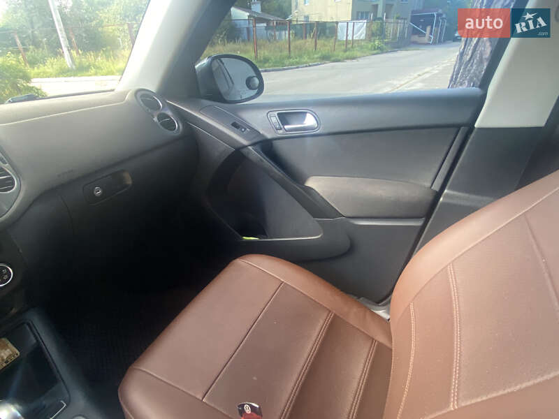 Внедорожник / Кроссовер Volkswagen Tiguan 2015 в Киеве