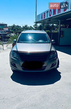 Внедорожник / Кроссовер Volkswagen Tiguan 2010 в Одессе