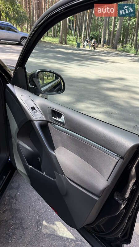 Внедорожник / Кроссовер Volkswagen Tiguan 2013 в Черкассах