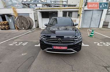 Внедорожник / Кроссовер Volkswagen Tiguan 2023 в Одессе