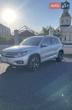 Позашляховик / Кросовер Volkswagen Tiguan 2016 в Дніпрі