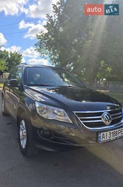 Внедорожник / Кроссовер Volkswagen Tiguan 2009 в Кролевце