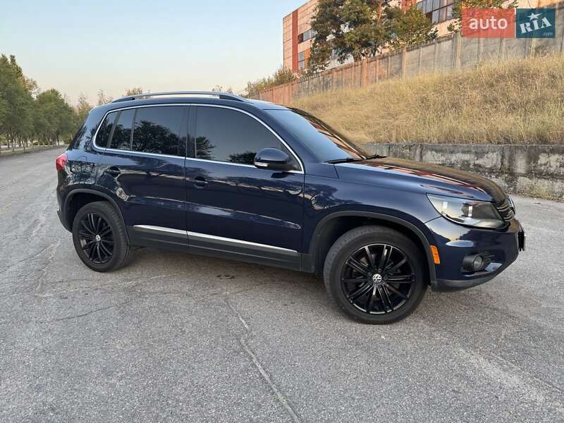 Внедорожник / Кроссовер Volkswagen Tiguan 2011 в Запорожье