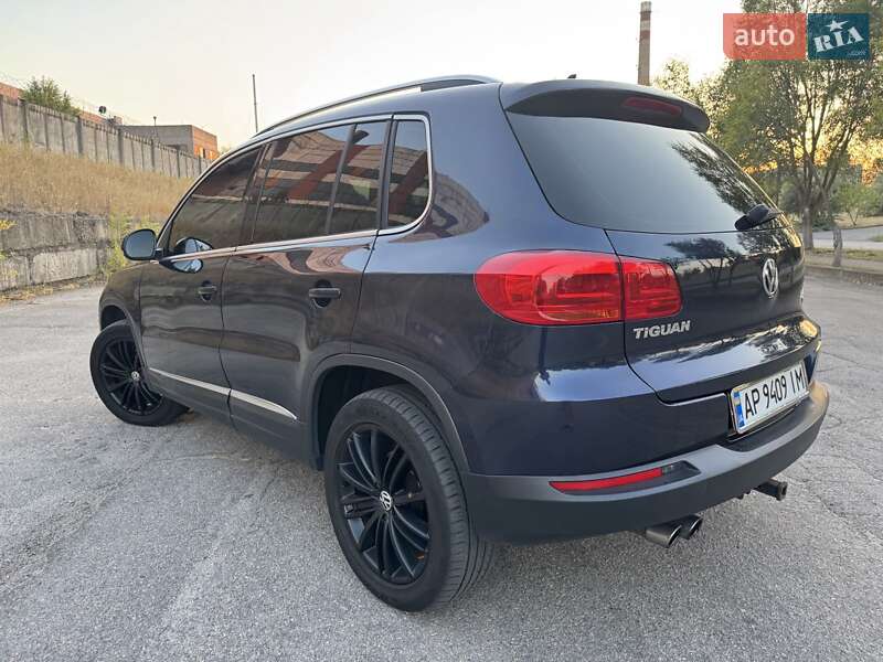 Внедорожник / Кроссовер Volkswagen Tiguan 2011 в Запорожье