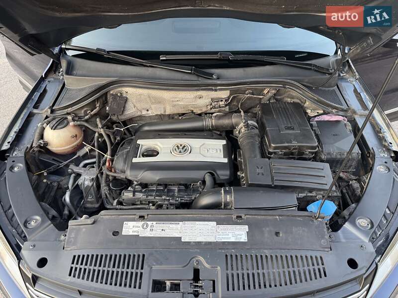 Внедорожник / Кроссовер Volkswagen Tiguan 2011 в Запорожье