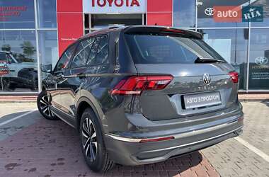 Внедорожник / Кроссовер Volkswagen Tiguan 2021 в 