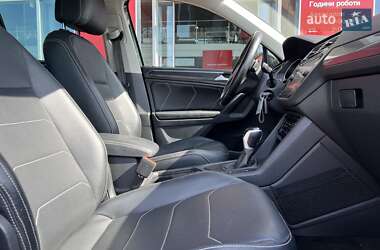 Внедорожник / Кроссовер Volkswagen Tiguan 2021 в 