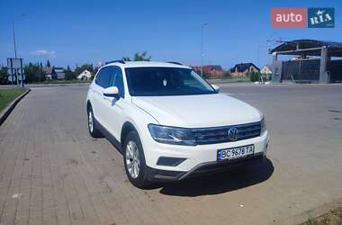 Внедорожник / Кроссовер Volkswagen Tiguan 2018 в Городке