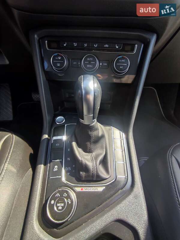 Внедорожник / Кроссовер Volkswagen Tiguan 2018 в Городке