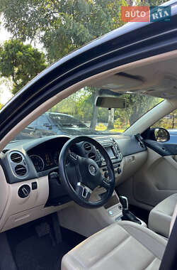 Внедорожник / Кроссовер Volkswagen Tiguan 2014 в Першотравенске