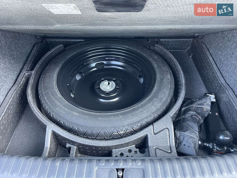 Внедорожник / Кроссовер Volkswagen Tiguan 2015 в Львове