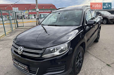 Позашляховик / Кросовер Volkswagen Tiguan 2015 в Києві