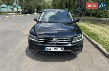 Внедорожник / Кроссовер Volkswagen Tiguan 2017 в Киеве