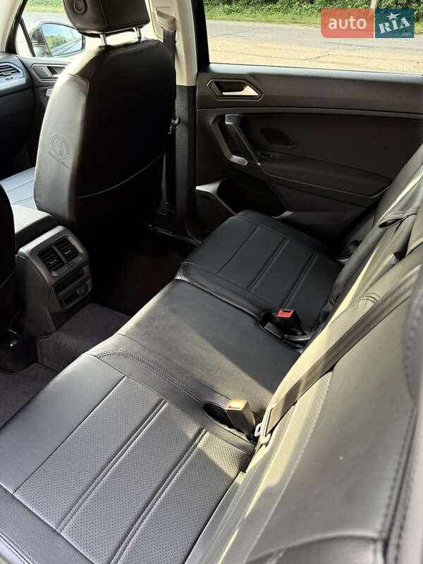 Позашляховик / Кросовер Volkswagen Tiguan 2019 в Новояворівську