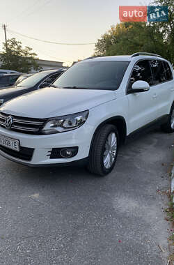 Внедорожник / Кроссовер Volkswagen Tiguan 2015 в Житомире