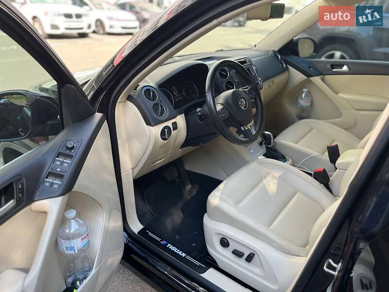 Внедорожник / Кроссовер Volkswagen Tiguan 2016 в Киеве фото 6 Внедорожник / Кроссовер Volkswagen Tiguan 2016 в Киеве