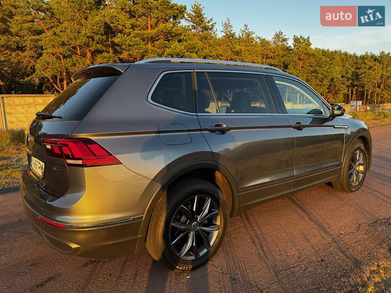 Внедорожник / Кроссовер Volkswagen Tiguan 2022 в Киеве