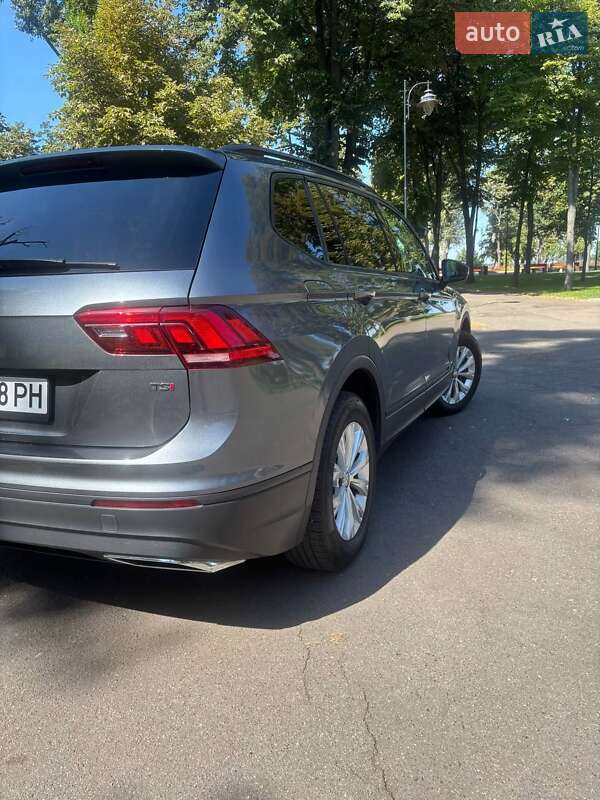 Внедорожник / Кроссовер Volkswagen Tiguan 2017 в Киеве