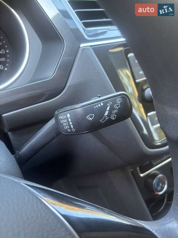 Внедорожник / Кроссовер Volkswagen Tiguan 2017 в Киеве