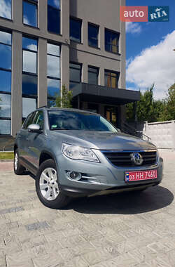 Позашляховик / Кросовер Volkswagen Tiguan 2008 в Києві