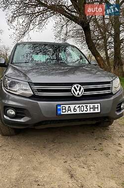 Внедорожник / Кроссовер Volkswagen Tiguan 2012 в 