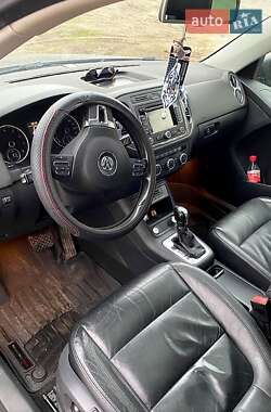 Внедорожник / Кроссовер Volkswagen Tiguan 2012 в 