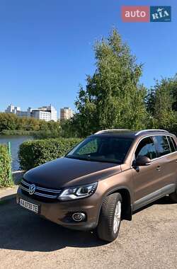 Позашляховик / Кросовер Volkswagen Tiguan 2011 в Києві