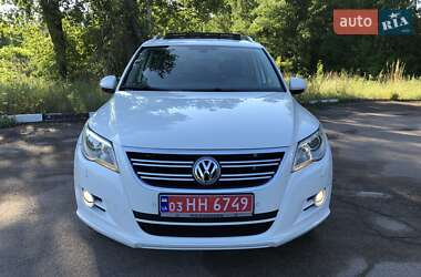 Позашляховик / Кросовер Volkswagen Tiguan 2011 в Житомирі
