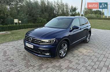 Позашляховик / Кросовер Volkswagen Tiguan 2017 в Чернівцях