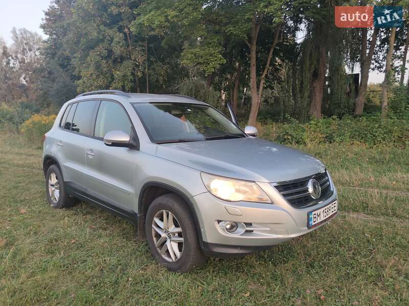 Внедорожник / Кроссовер Volkswagen Tiguan 2008 в Лохвице