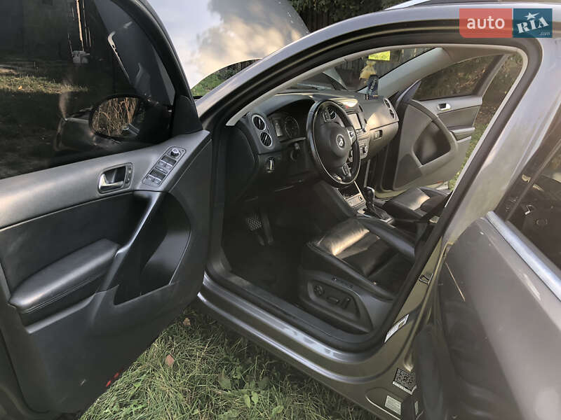 Позашляховик / Кросовер Volkswagen Tiguan 2010 в Коростені
