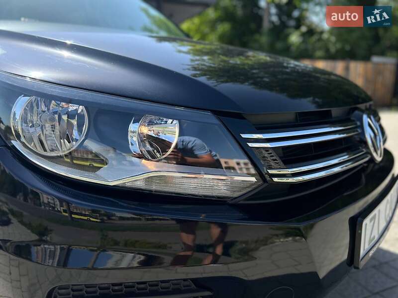 Внедорожник / Кроссовер Volkswagen Tiguan 2015 в Львове