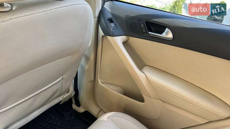 Внедорожник / Кроссовер Volkswagen Tiguan 2015 в Львове