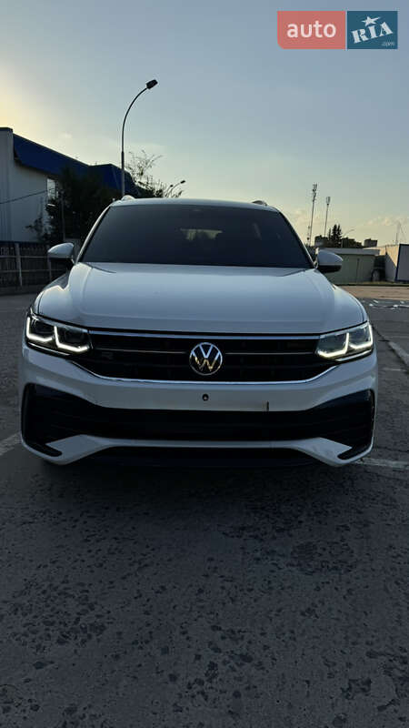 Внедорожник / Кроссовер Volkswagen Tiguan 2023 в Южноукраинске