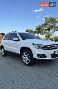 Внедорожник / Кроссовер Volkswagen Tiguan 2011 в Золочеве